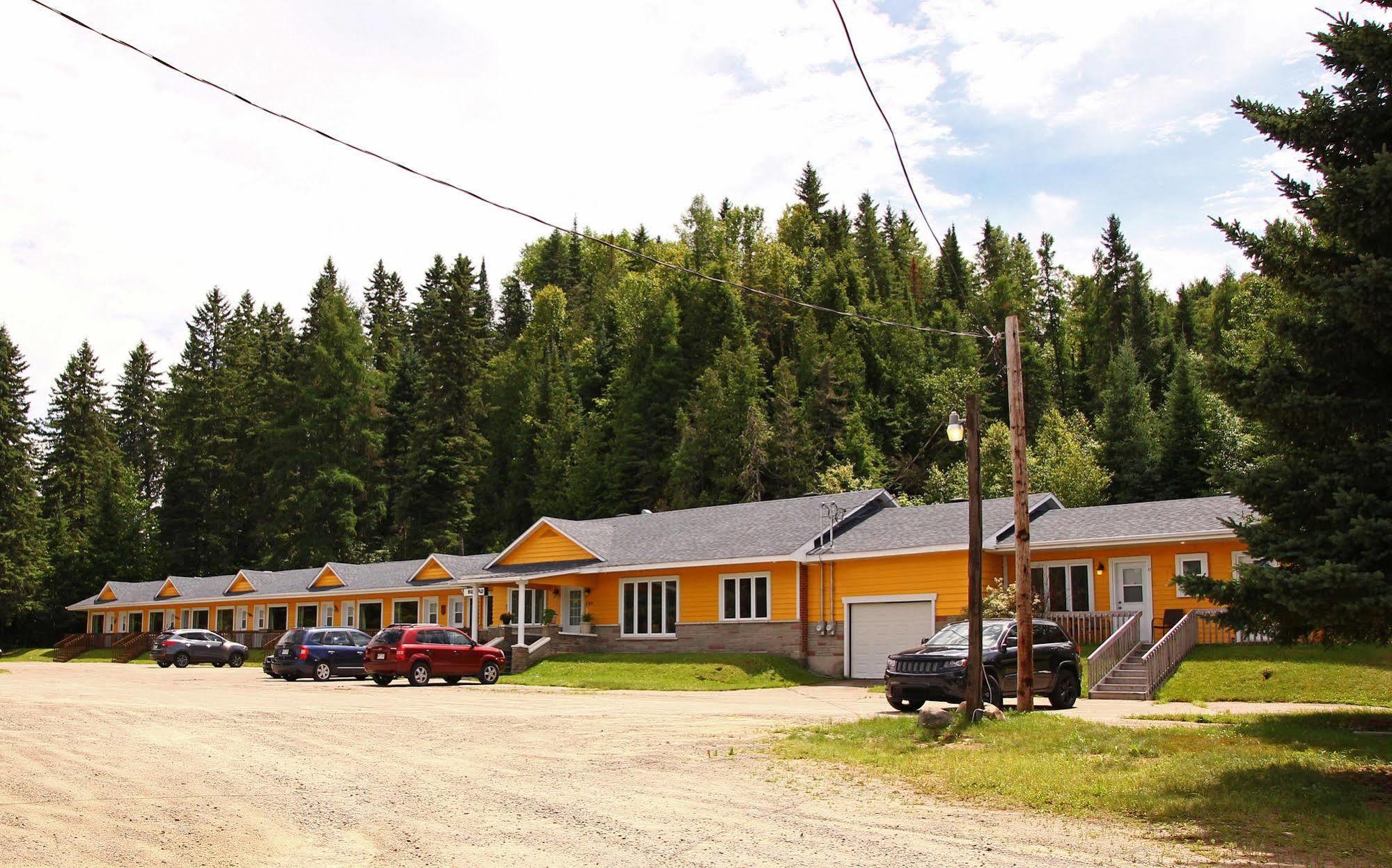 Motel 149 Mont-Tremblant Zewnętrze zdjęcie
